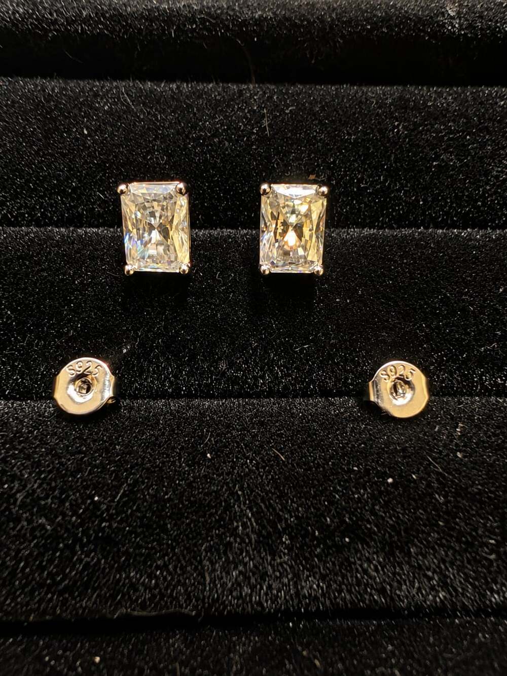 GRA Moissanite Radiant Stud Earrings 1.0ct 5x7mm S925 Silver D Color